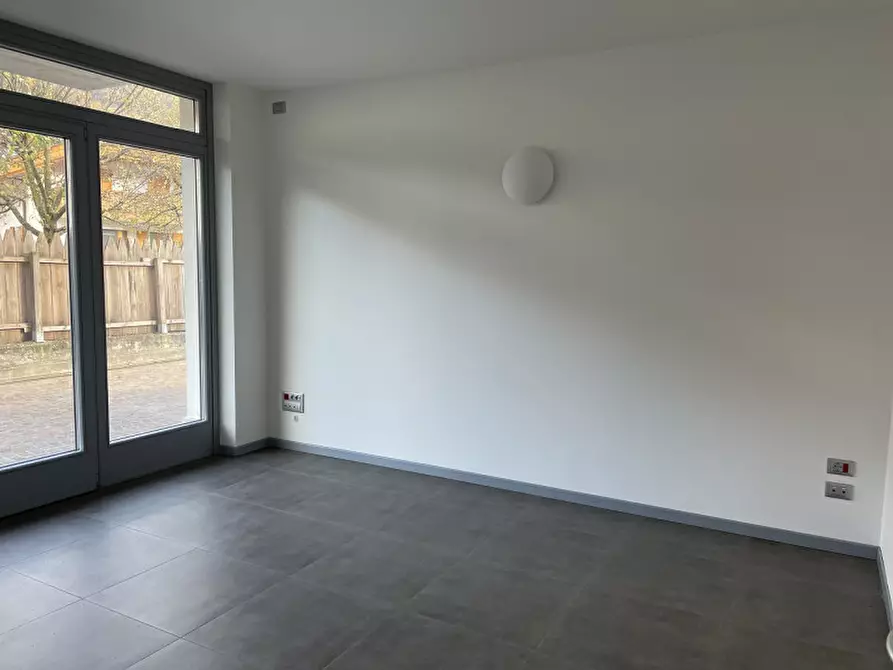 Immagine 5 di Ufficio in vendita  in Via Miliani a Pinzolo