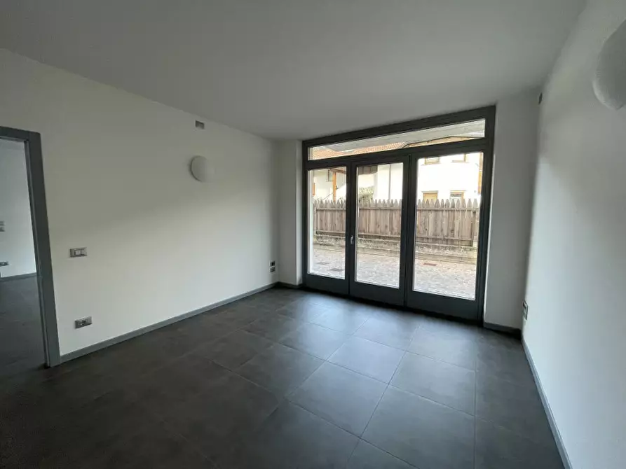 Immagine 6 di Ufficio in vendita  in Via Miliani a Pinzolo