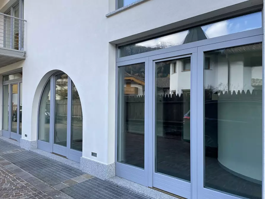 Immagine 9 di Ufficio in vendita  in Via Miliani a Pinzolo