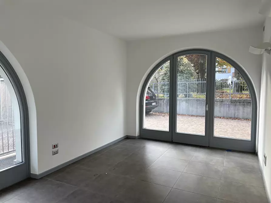 Immagine 4 di Ufficio in vendita  in Via Miliani a Pinzolo