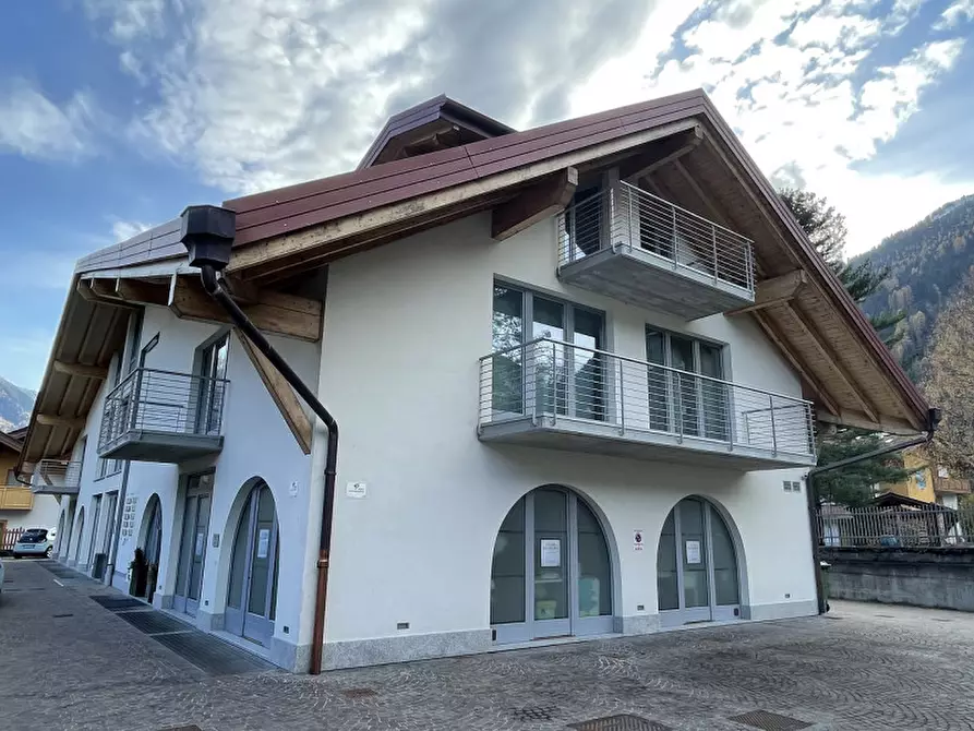 Immagine 12 di Ufficio in vendita  in Via Miliani a Pinzolo