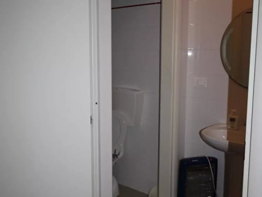 Immagine 8 di Ufficio in affitto  in VIA SPARTACO LAVAGNINI a San Giovanni Valdarno