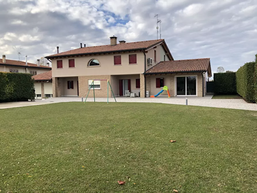 Immagine 1 di Casa bifamiliare in vendita  a Noale