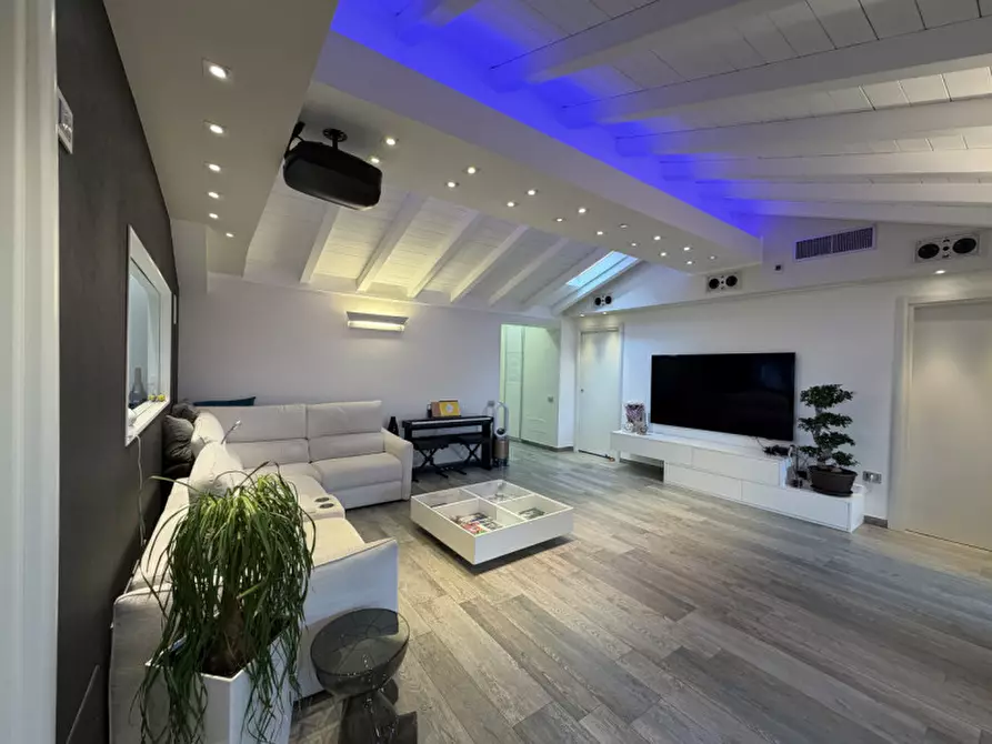 Immagine 5 di Appartamento in vendita  in Via Gobetti a Buccinasco