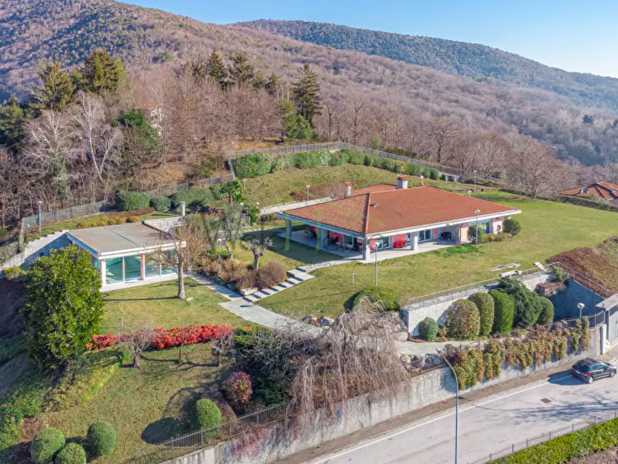 Immagine 2 di Villa in vendita  a Tavernerio