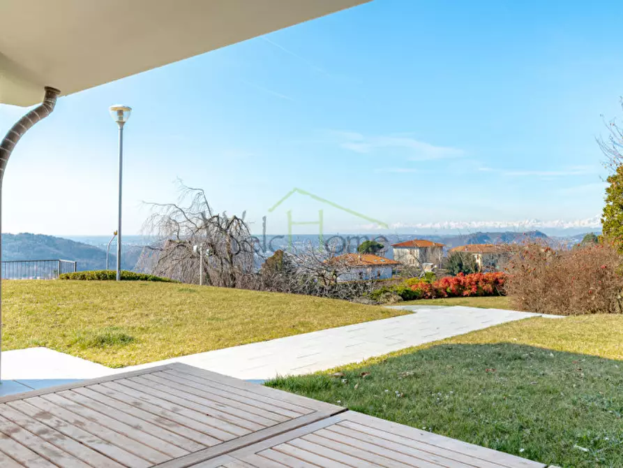 Immagine 9 di Villa in vendita  a Tavernerio