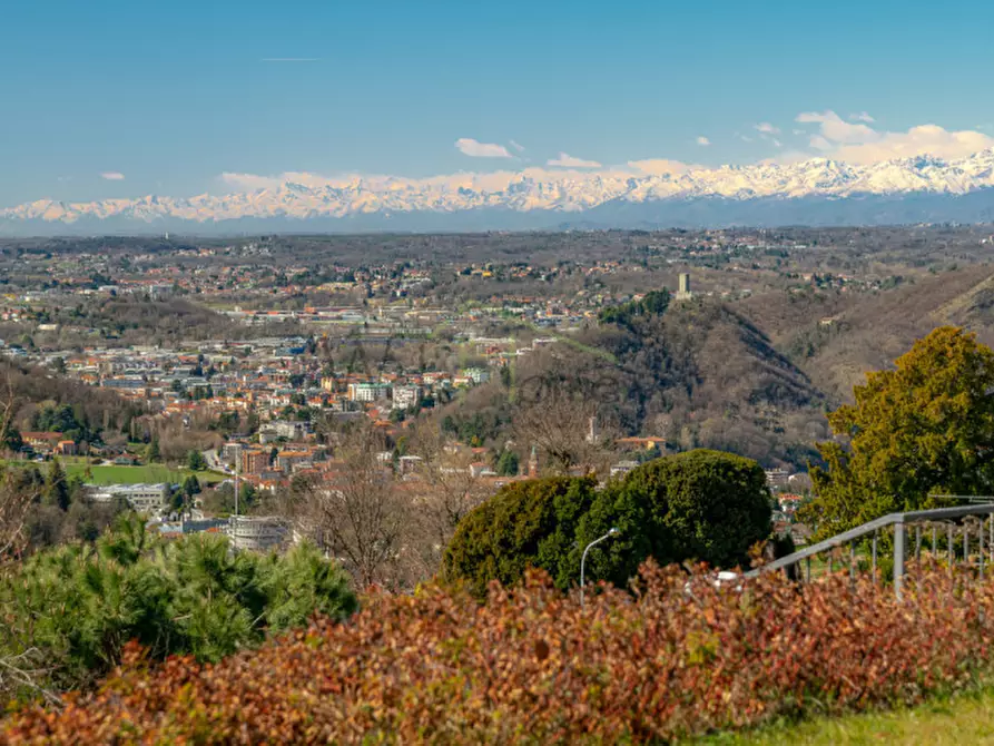 Immagine 11 di Villa in vendita  a Tavernerio