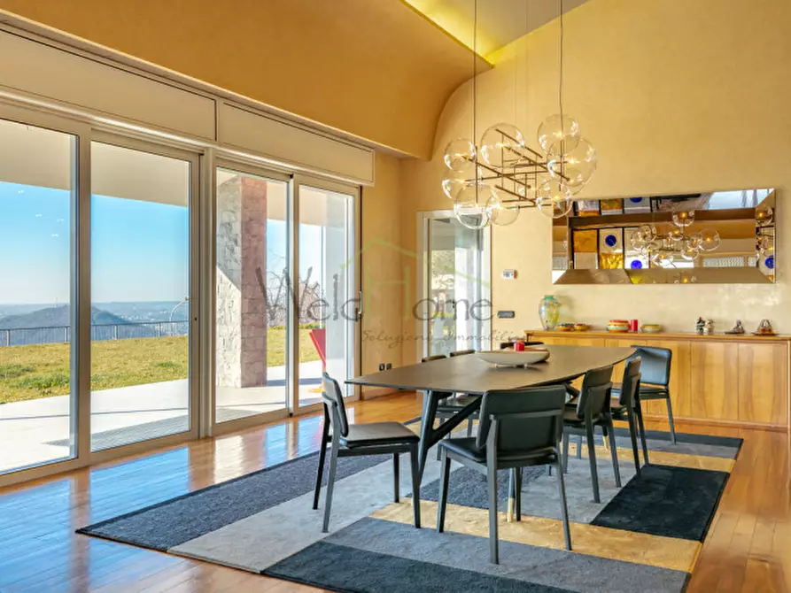 Immagine 17 di Villa in vendita  a Tavernerio