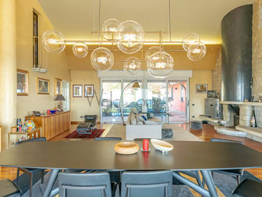 Immagine 18 di Villa in vendita  a Tavernerio