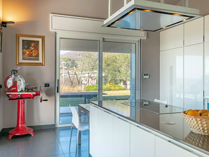 Immagine 20 di Villa in vendita  a Tavernerio