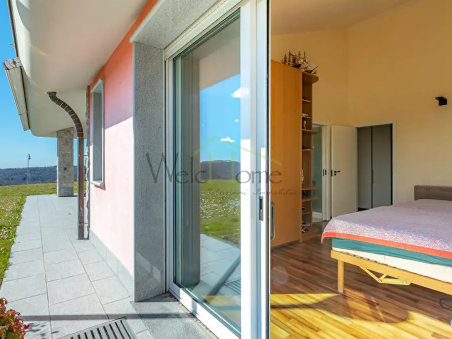 Immagine 25 di Villa in vendita  a Tavernerio