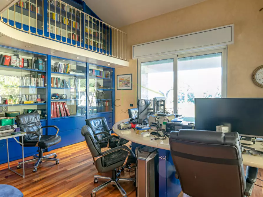 Immagine 26 di Villa in vendita  a Tavernerio