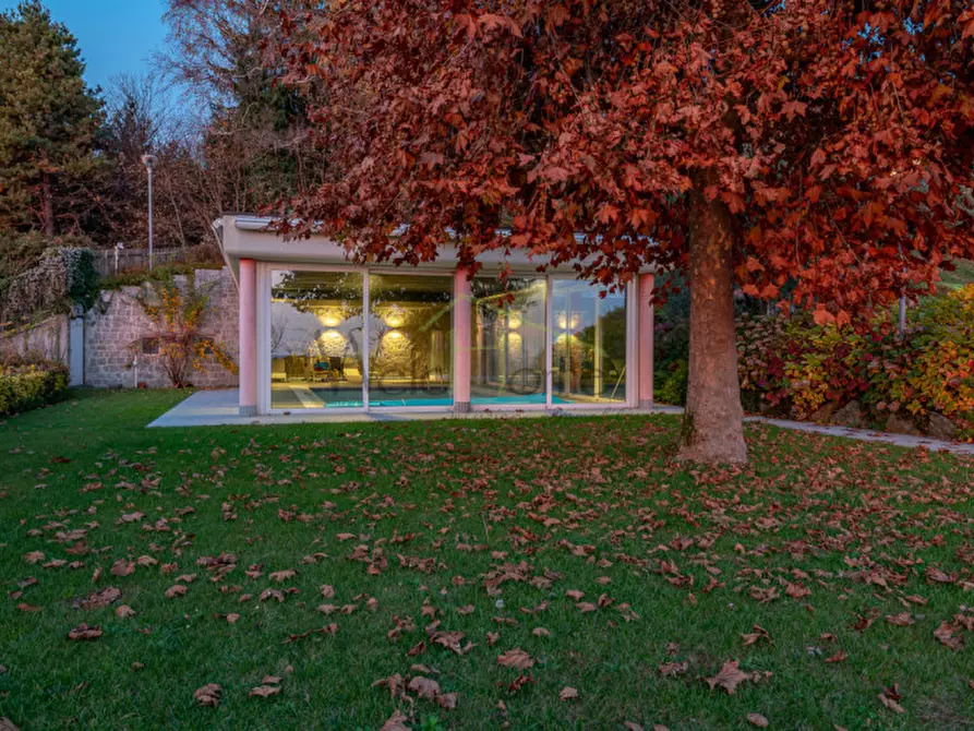 Immagine 39 di Villa in vendita  a Tavernerio