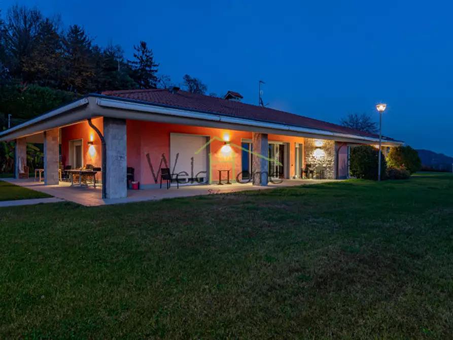 Immagine 41 di Villa in vendita  a Tavernerio