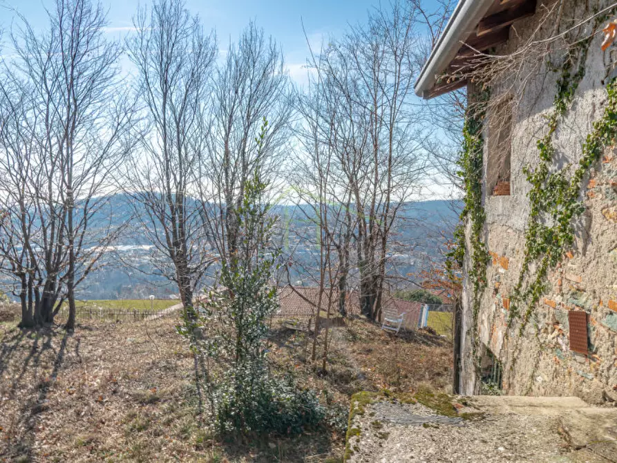 Immagine 43 di Villa in vendita  a Tavernerio