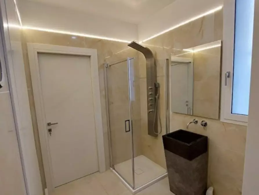 Immagine 11 di Loft/Open space in vendita  in Ponte Gregorio Barbarigo a Padova