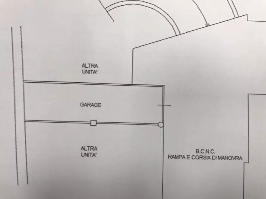 Immagine 2 di Garage in vendita  in GARAGE DOPPIO AUTOMATICO LARGO EUROPA RIF. 910 a Padova