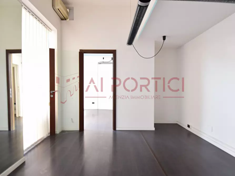 Immagine 2 di Negozio in affitto  in Piazza Incoronata a Piove Di Sacco