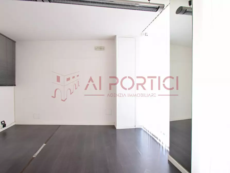 Immagine 6 di Negozio in affitto  in Piazza Incoronata a Piove Di Sacco