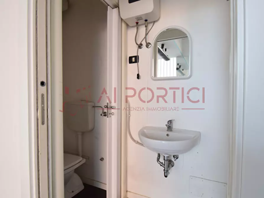 Immagine 11 di Negozio in affitto  in Piazza Incoronata a Piove Di Sacco