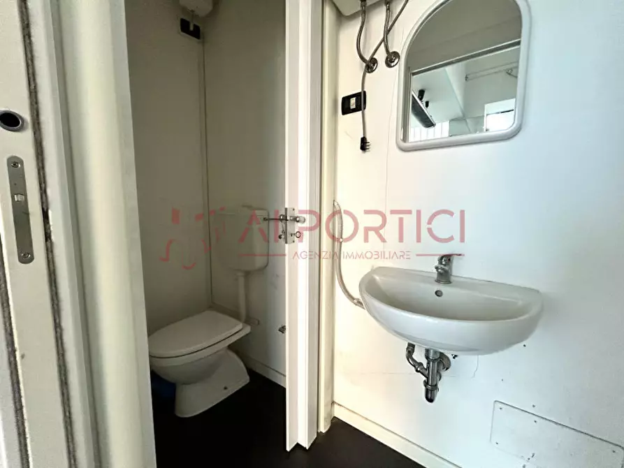 Immagine 11 di Negozio in affitto  in Piazza Incoronata a Piove Di Sacco