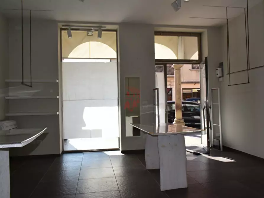 Immagine 15 di Negozio in affitto  in VIA ROMA 56 a Piove Di Sacco