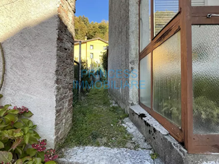 Immagine 9 di Villetta a schiera in vendita  a Torrebelvicino