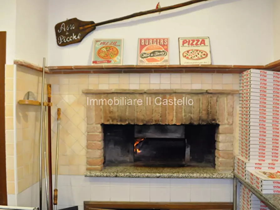 Immagine 6 di Attività commerciale in vendita  a Castiglione Del Lago