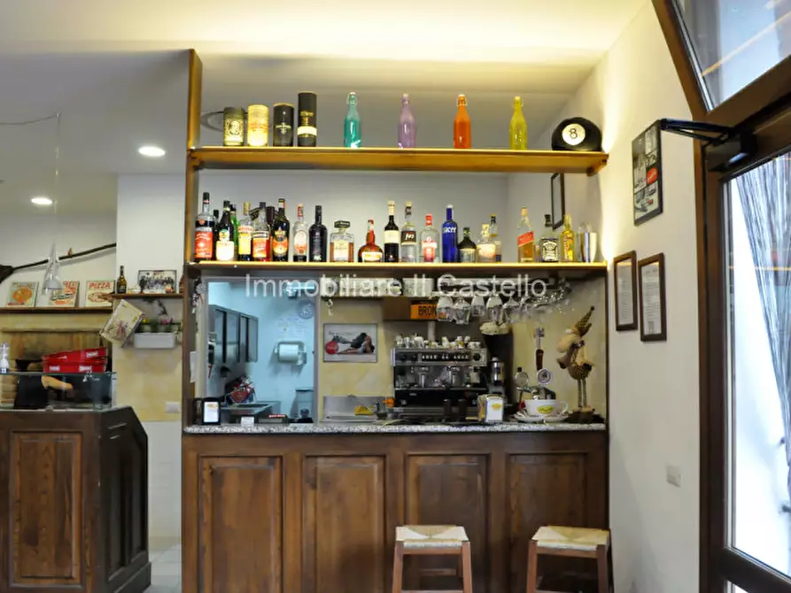 Immagine 15 di Attività commerciale in vendita  a Castiglione Del Lago