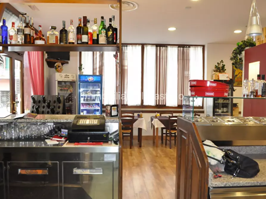 Immagine 16 di Attività commerciale in vendita  a Castiglione Del Lago