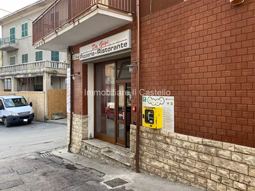 Immagine 28 di Attività commerciale in vendita  a Castiglione Del Lago