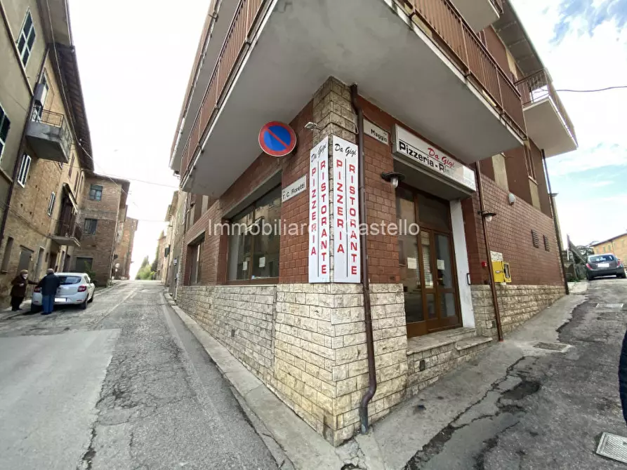Immagine 29 di Attività commerciale in vendita  a Castiglione Del Lago