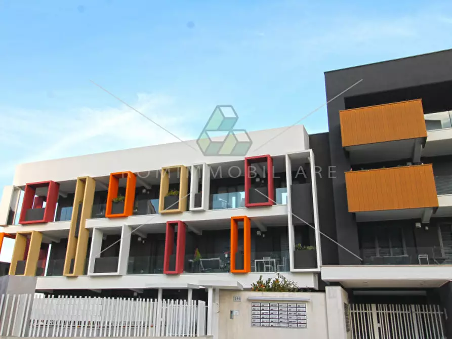 Immagine 11 di Appartamento in vendita  in Via Montegallo a Roma