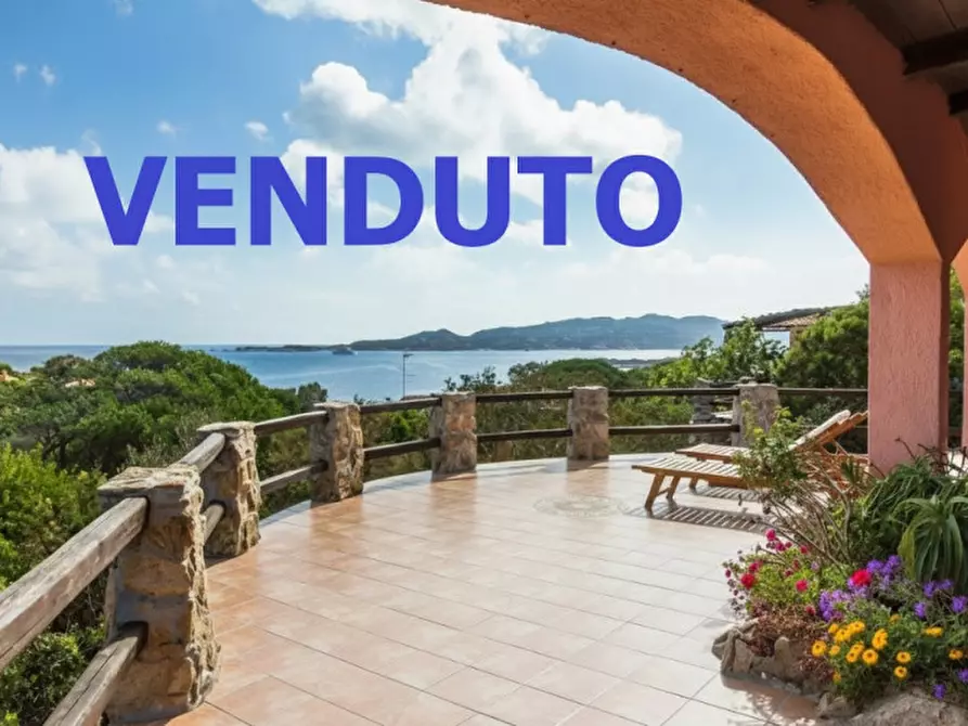 Immagine 1 di Villa in vendita  in Regione Gambino a La Maddalena