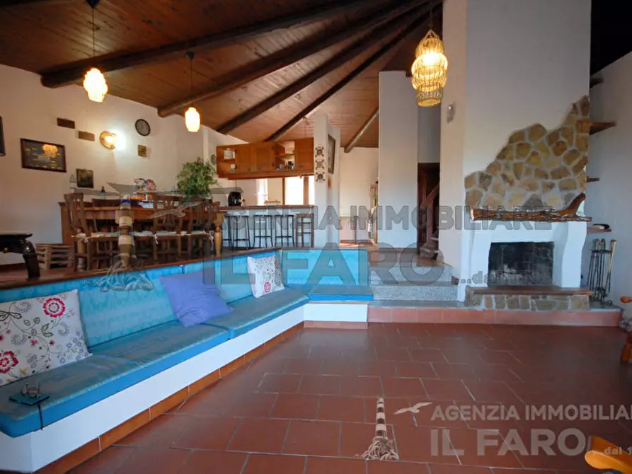 Immagine 3 di Villa in vendita  in Regione Gambino a La Maddalena
