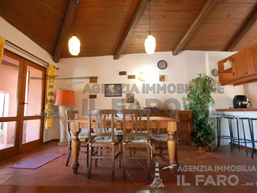 Immagine 5 di Villa in vendita  in Regione Gambino a La Maddalena