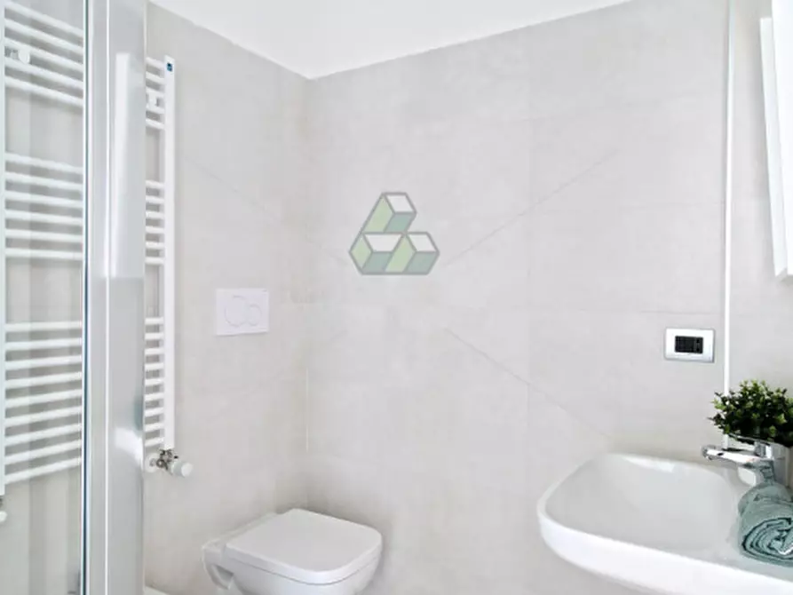 Immagine 30 di Appartamento in vendita  in Via Montegallo a Roma