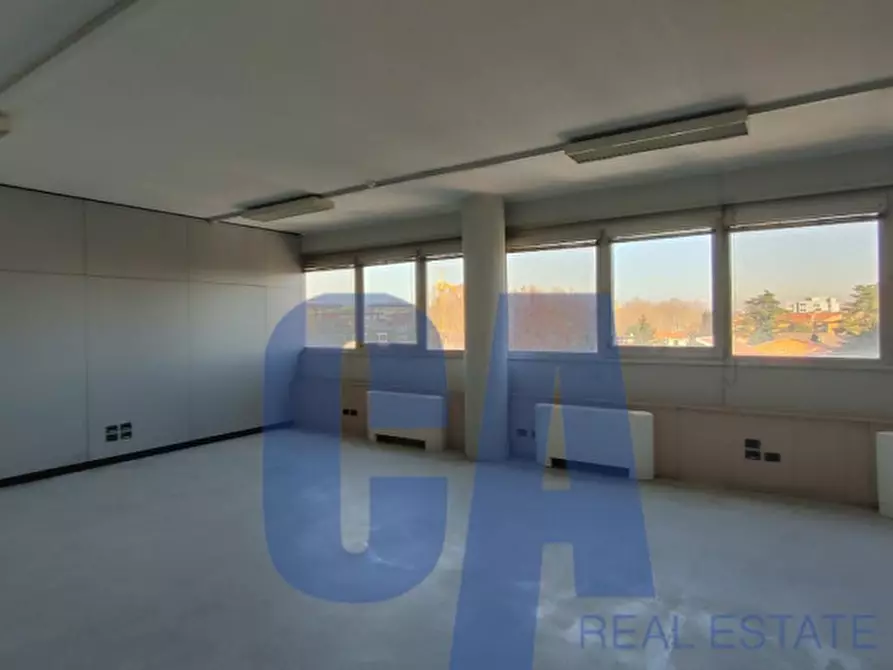 Immagine 14 di Palazzo in vendita  in VIA SICILIA a Monza