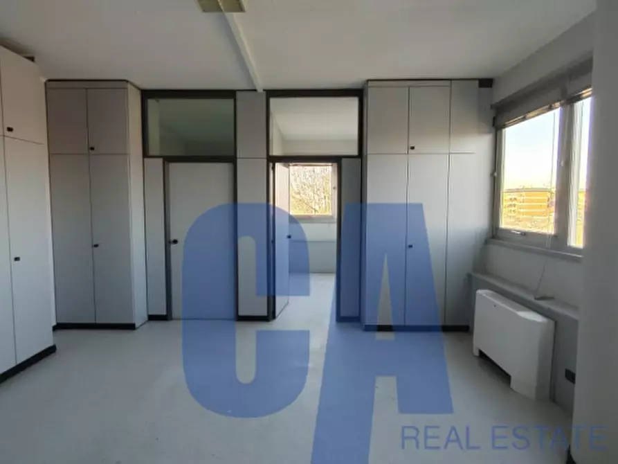 Immagine 17 di Palazzo in vendita  in VIA SICILIA a Monza