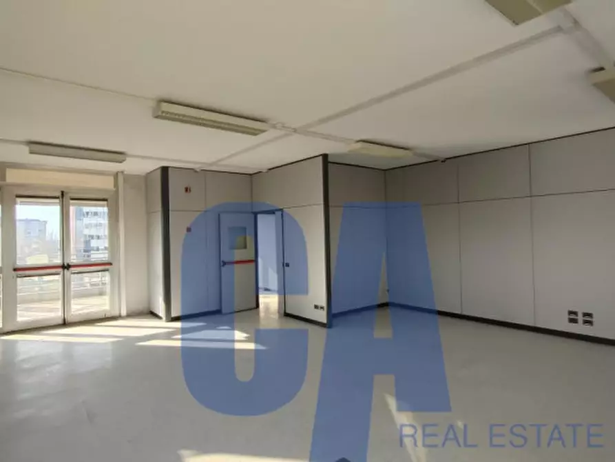 Immagine 15 di Ufficio in vendita  in VIA SICILIA a Monza