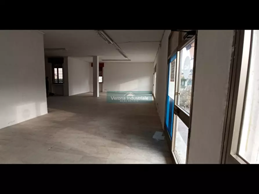 Immagine 3 di Negozio in vendita  in Via IX Maggio 43 a Nogarole Rocca