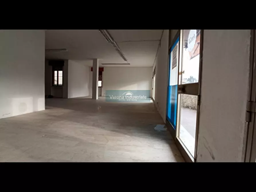Immagine 5 di Negozio in vendita  in Via IX Maggio 43 a Nogarole Rocca