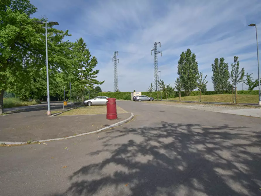 Immagine 15 di Terreno in vendita  a Parma