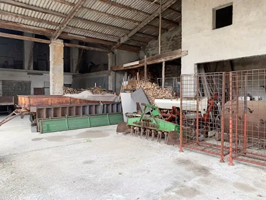 Immagine 7 di Capannone industriale in vendita  a Rovolon