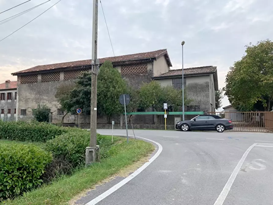 Immagine 9 di Capannone industriale in vendita  a Rovolon