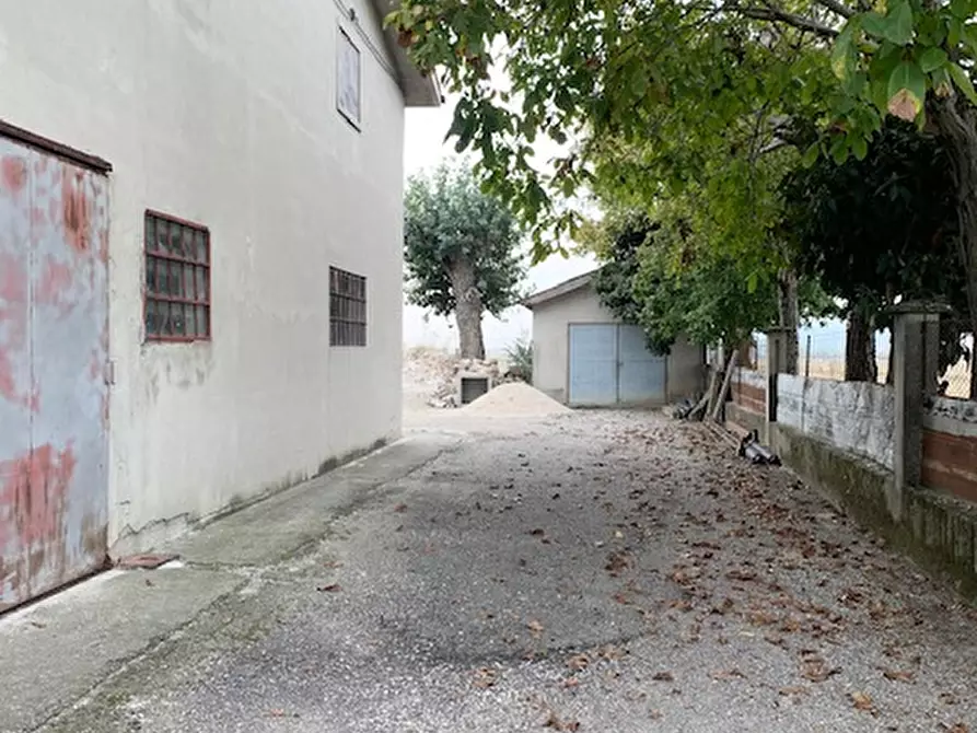 Immagine 10 di Capannone industriale in vendita  a Rovolon