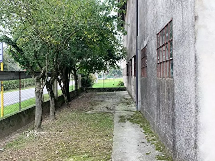 Immagine 11 di Capannone industriale in vendita  a Rovolon