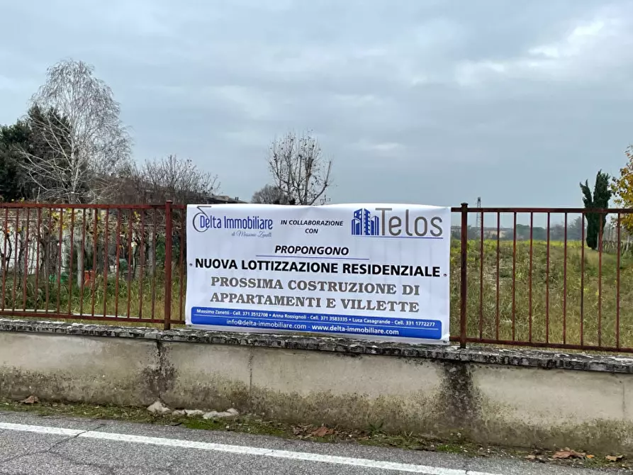 Immagine 1 di Terreno in vendita  in Via Fratelli Cervi a Castel D'azzano