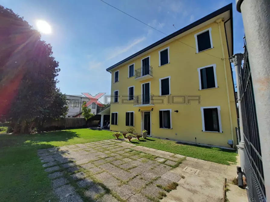 Immagine 1 di Villa in vendita  in Via G. Matteotti 20 bis a Cavarzere