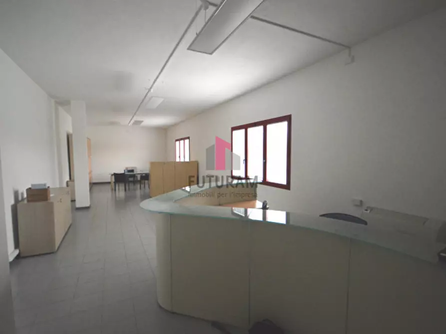 Immagine 3 di Ufficio in affitto  in via degli alpini a Torri Di Quartesolo